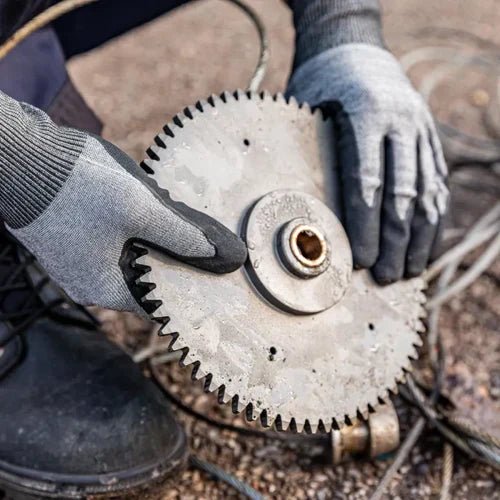 The Importance of Safety Gloves in the Mechanics Workshop - Mstore