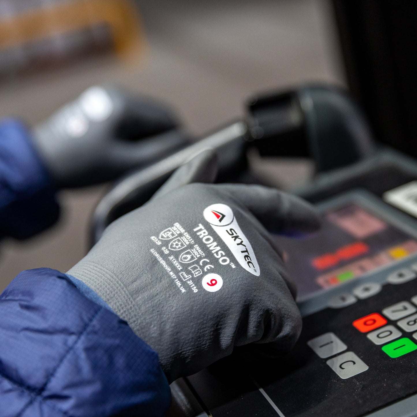 SKYTEC Tromso Thermal Insulated Touchscreen Work Gloves with Fleece Lining - Mstore