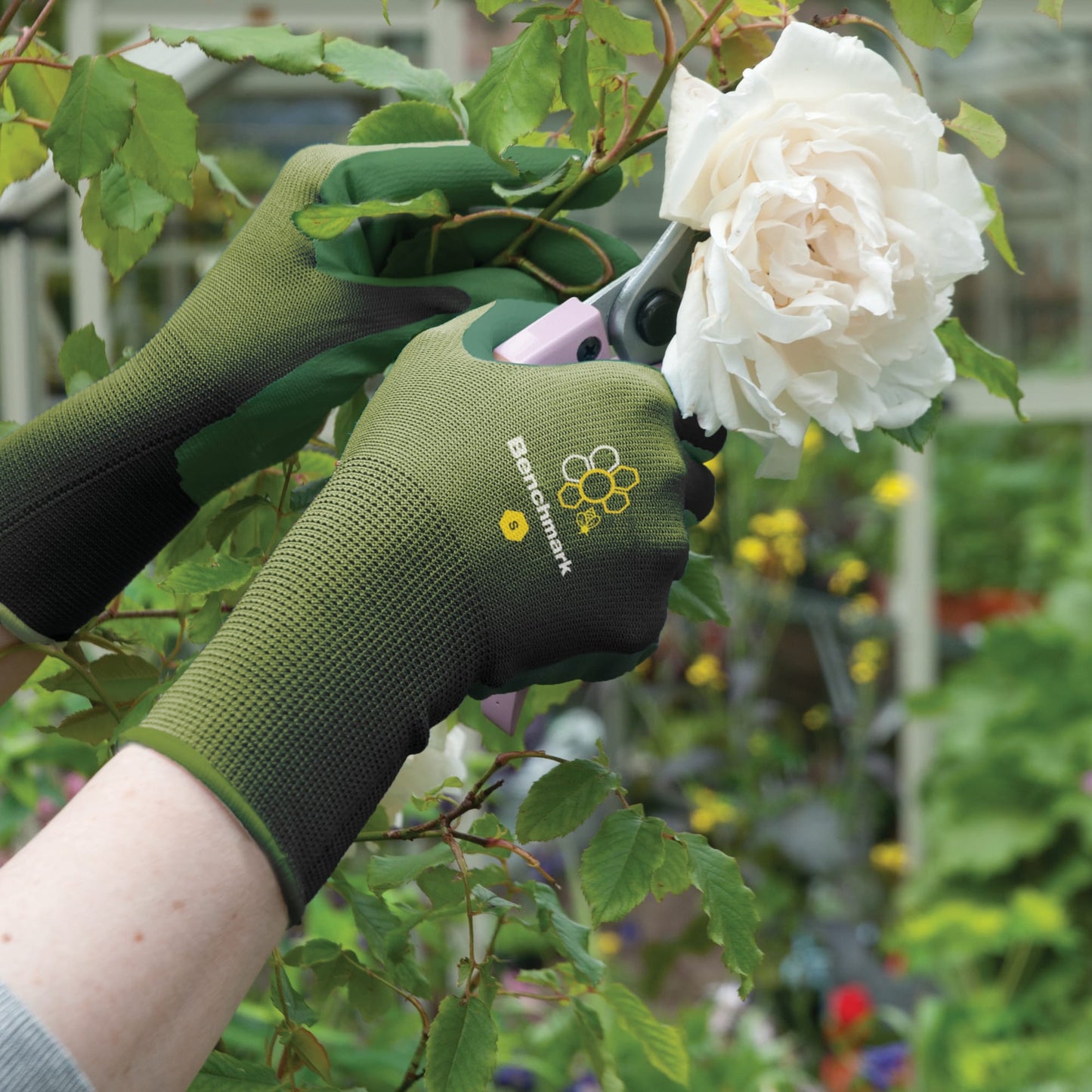 BENCHMARK Cosy Water Repellent Insulated Gardening Gloves - Mstore