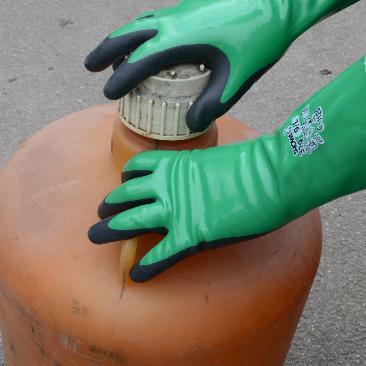 SHOWA 379 Nitrile Chemical Resistant Gauntlet Safety Gloves - Mstore