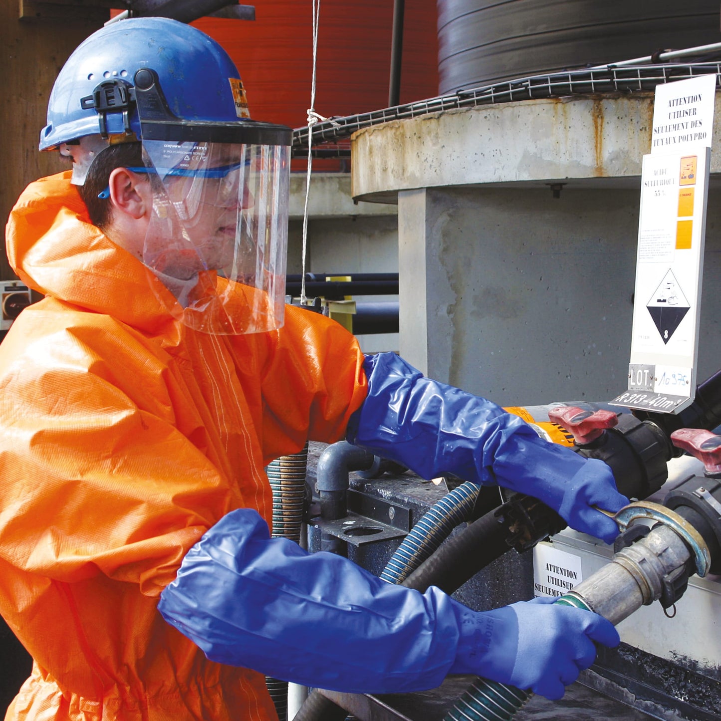 SHOWA 690 PVC Gauntlet Safety Gloves with Elasticated Cuff - Mstore