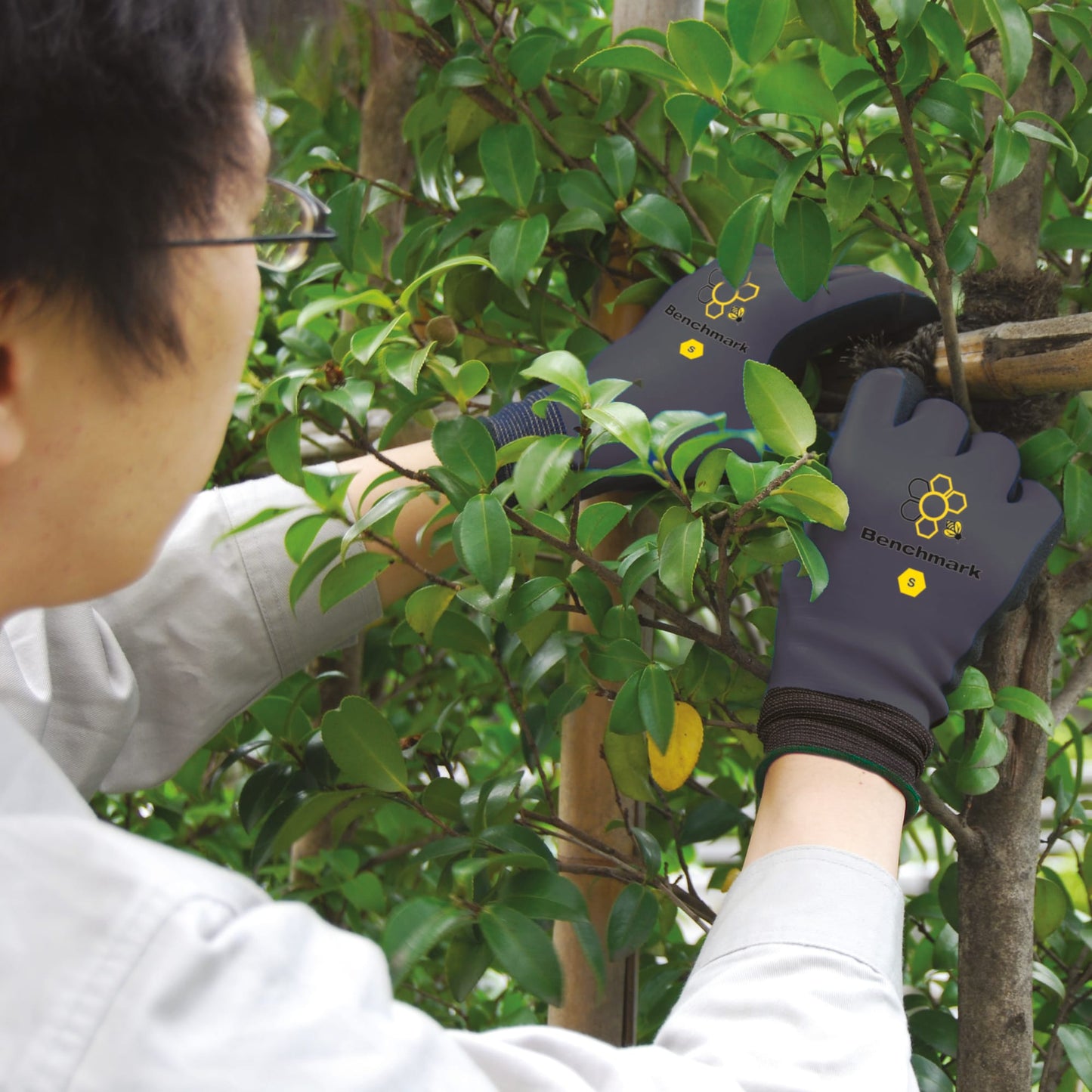 BENCHMARK Multi Task Water Repellent Grip Gardening Gloves - Mstore