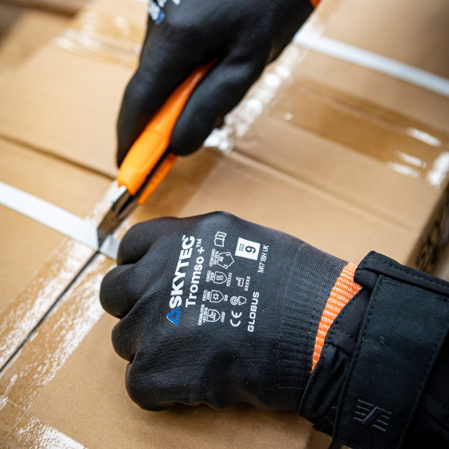 SKYTEC Tromso + Thermal Insulated Touchscreen Work Gloves with Cut Protection - Mstore