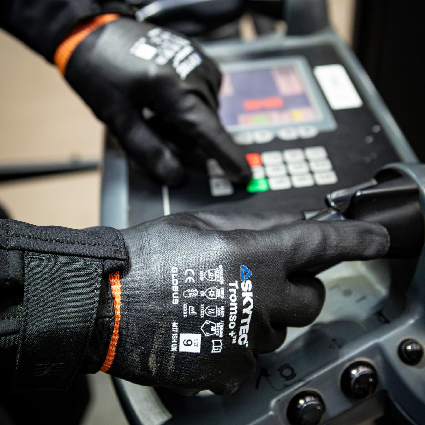 SKYTEC Tromso + Thermal Insulated Touchscreen Work Gloves with Cut Protection - Mstore