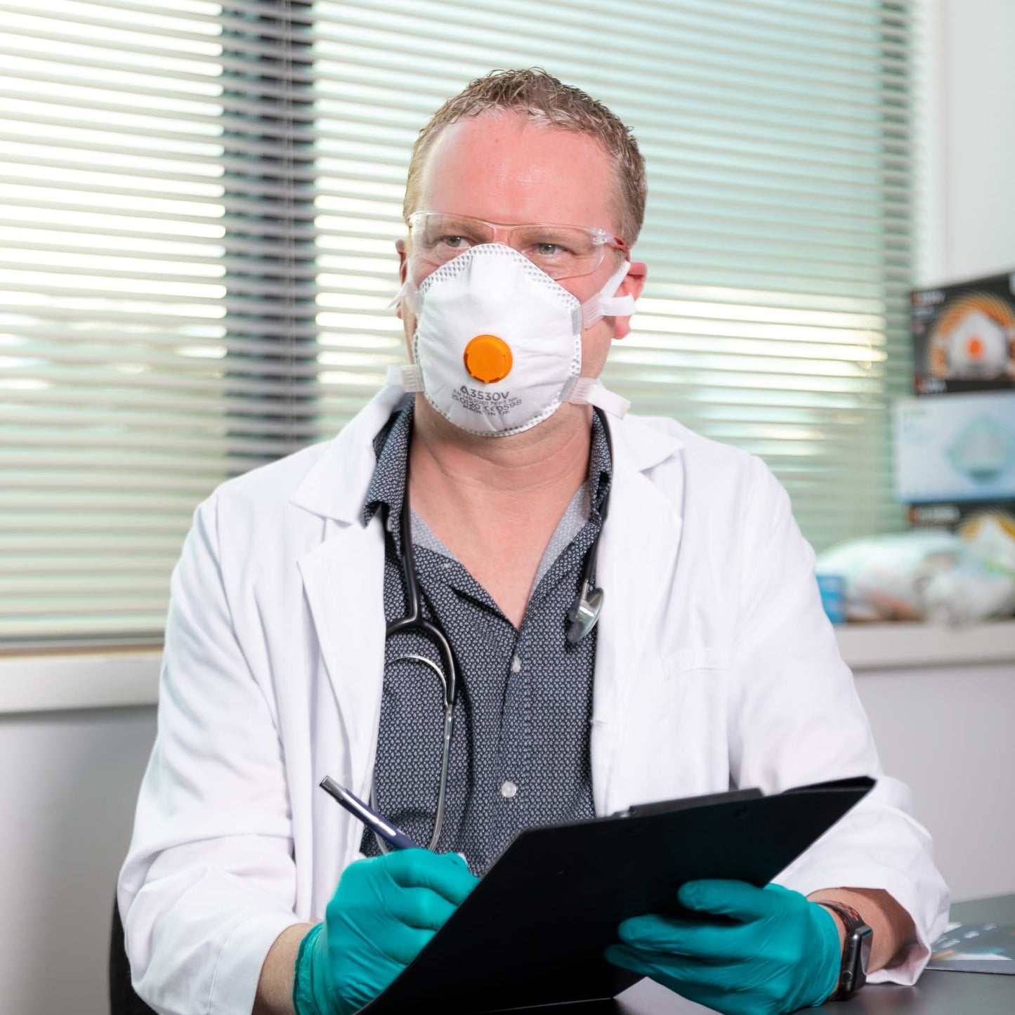 SKYTEC 3530V FFP3 Disposable Vented Respirator Face Mask Dust Mask (PACK of 5) - Mstore